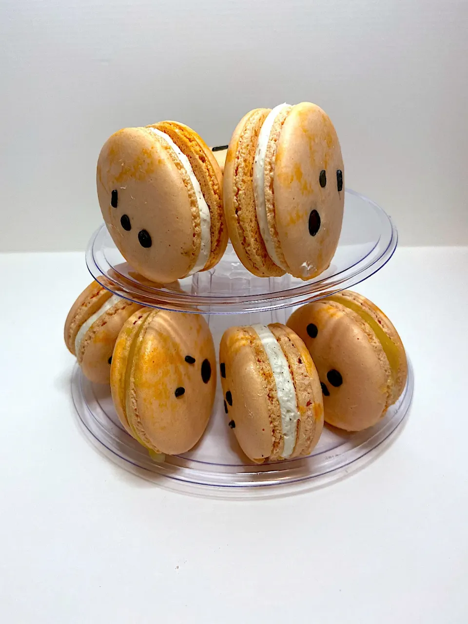 Passion Fruit Macarons|Cooking with LBoriVazquezさん