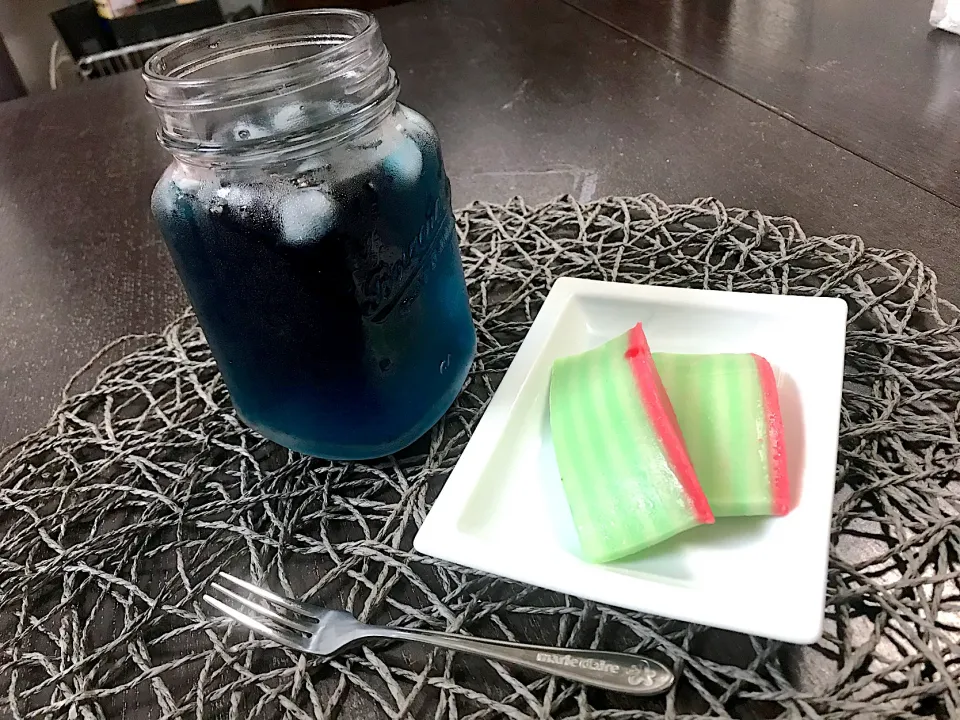 Butterfly pea tea & lapis|yeni kartikasariさん