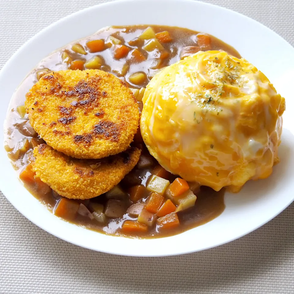 Curry omlette rice with vegetarian pork chop|Misstyさん