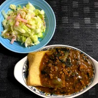 Snapdishの料理写真:ほうれん草カレー☆キャベツとお酢のさっぱりサラダ