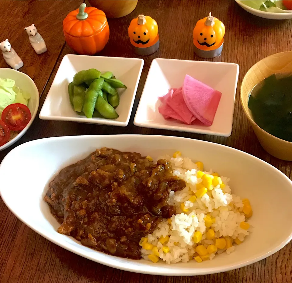 晩ごはん #とうもろこしご飯  #キーマカレー #枝豆 #大根漬物|小松菜さん