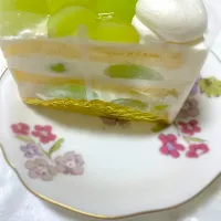 シャインマスカットケーキ🍰|ストロベリーさん