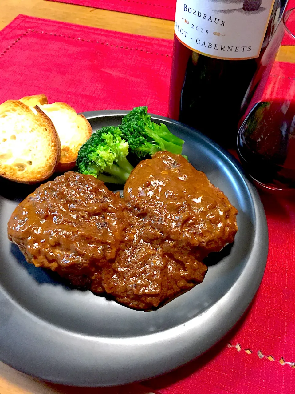 ぶりさんさんの料理 煮込みハンバーグ|おかちさん