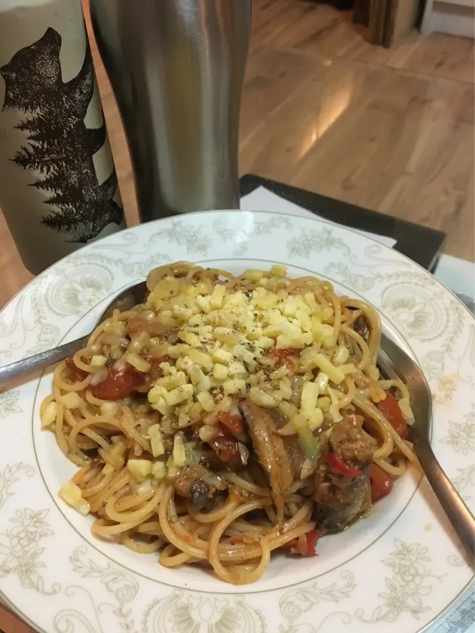 Snapdishの料理写真:タイでよく売ってるイワシのトマト煮缶スパゲティ|takaaki matsumotoさん