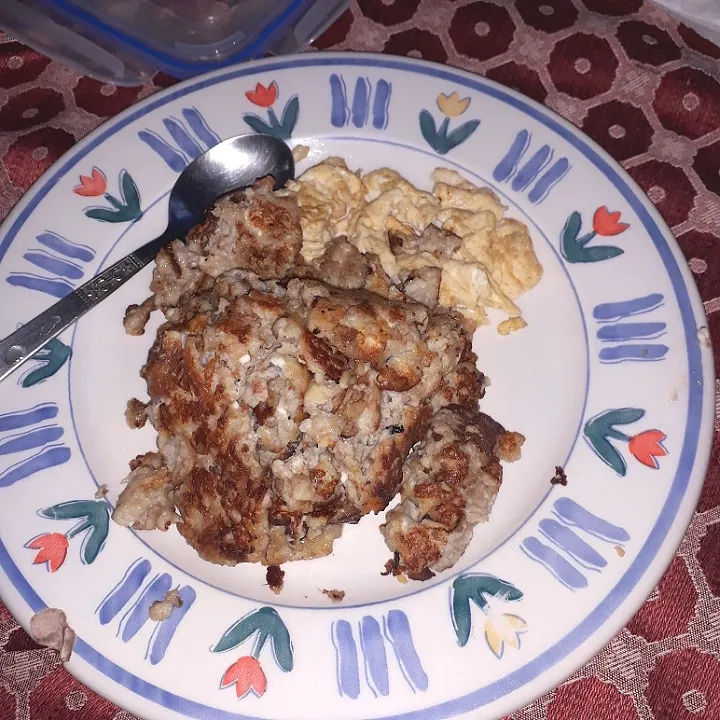 oats and bananas with cream cheese pancakes..and eggs|Daniel Mohanさん