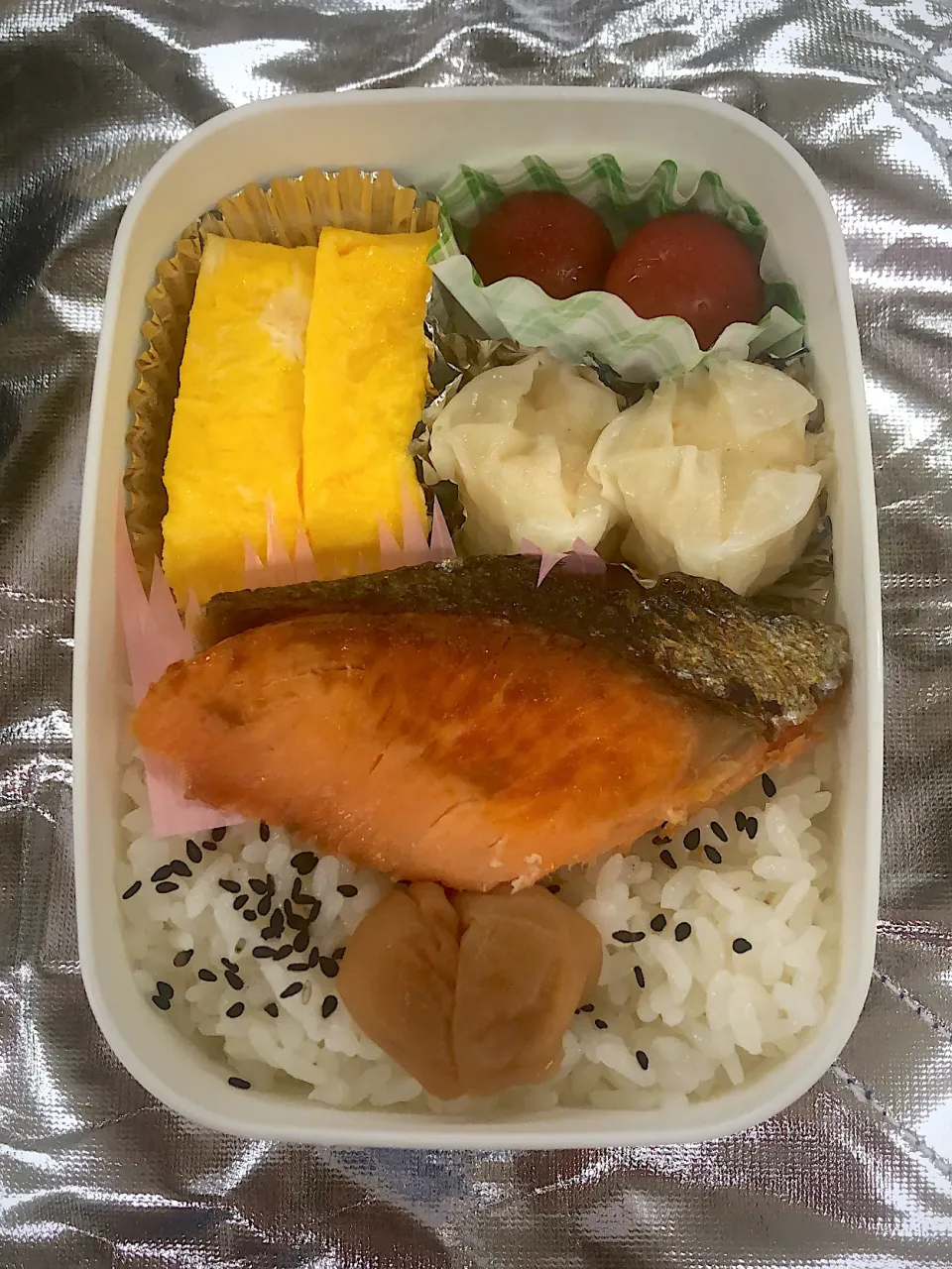 激甘プチトマト付きシャケ弁当【めし】|超絶トルーマン石6さん