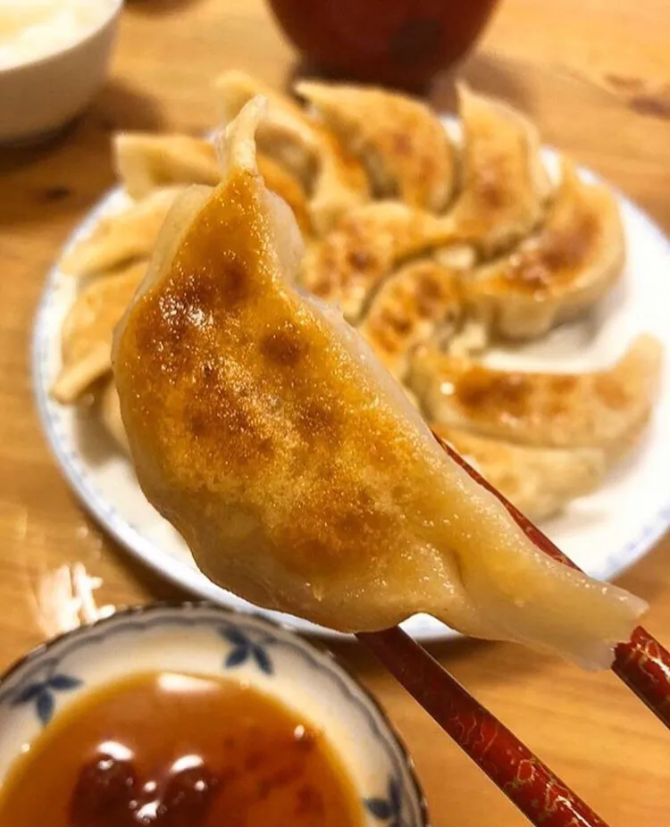 皮から手作り餃子（写真2）|ガク魁‼︎男飯さん