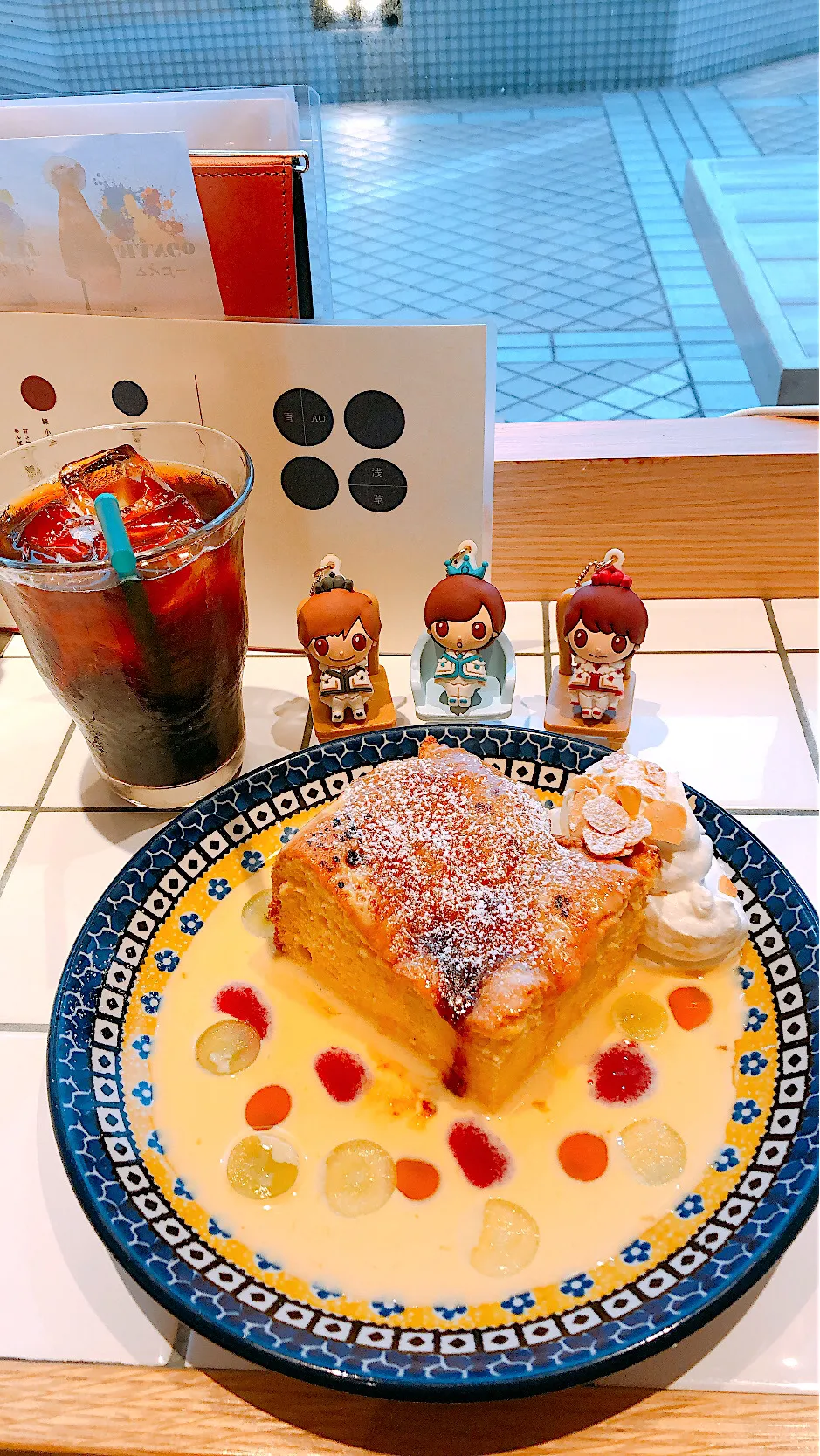 ブリュレパンケーキ&アイスコーヒー💙🖤❤️|なぎさん