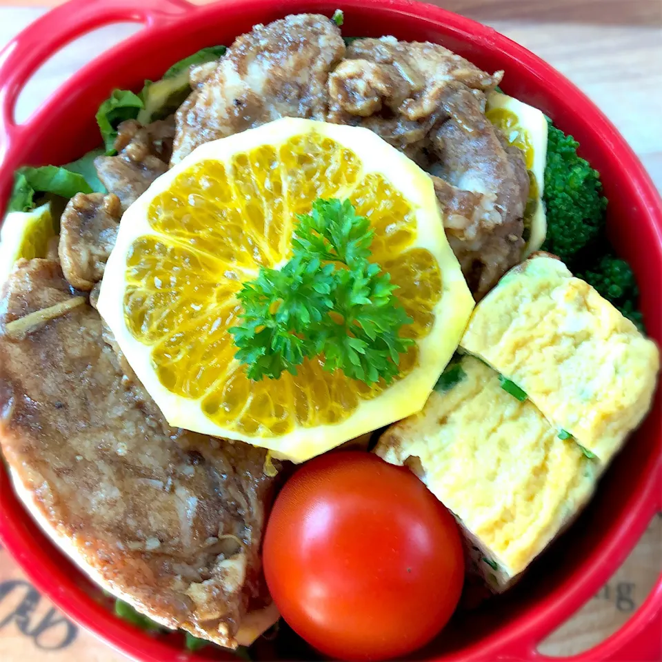 バルサミコ風味の生姜焼き弁当🍴|かおさん