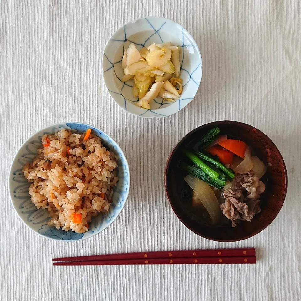 炊き込みご飯(椎茸、舞茸、人参)
肉じゃが
セロリの浅漬け|oneiさん