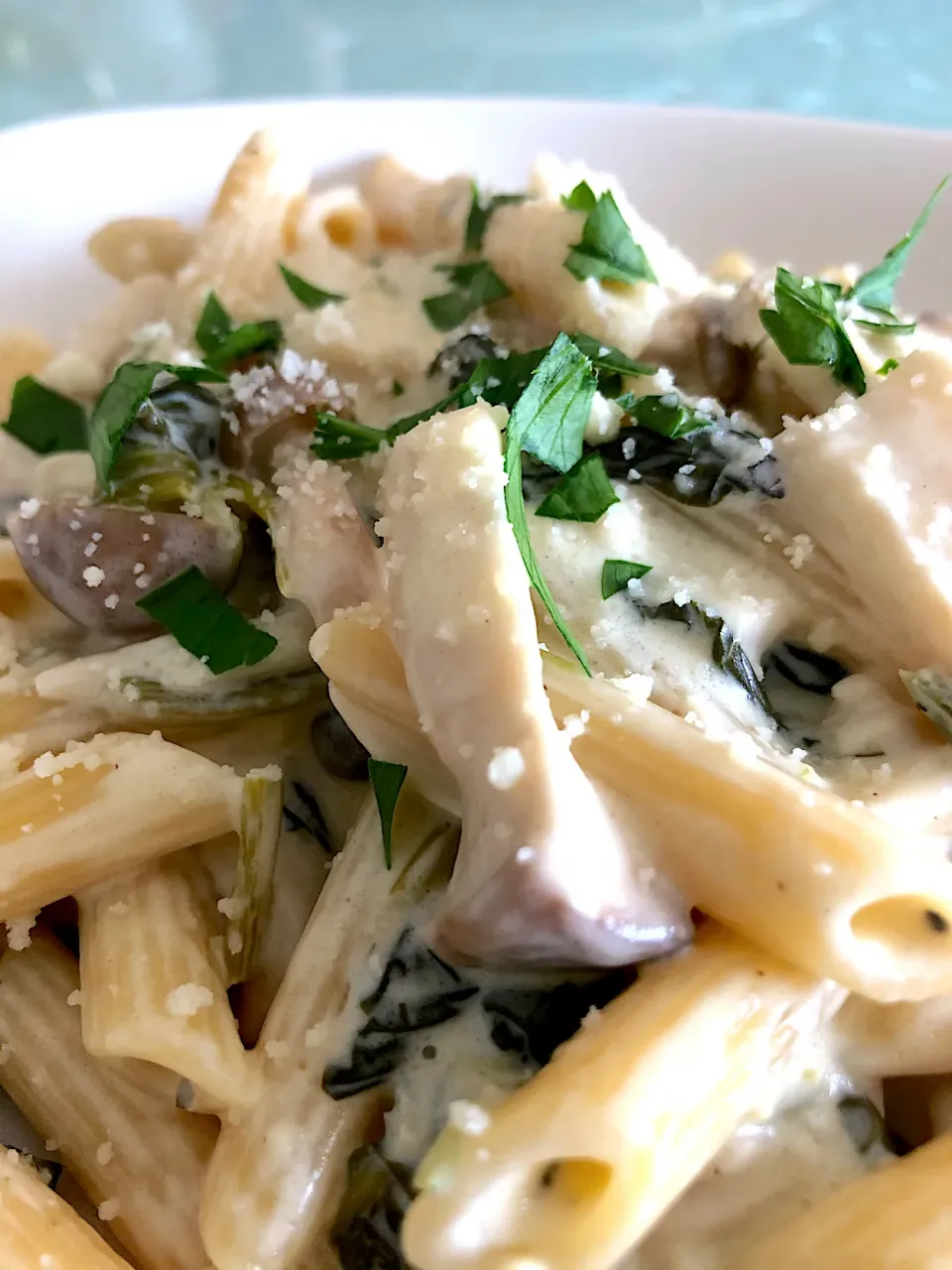 creamy spinach pasta with mushrooms|Lami💙さん