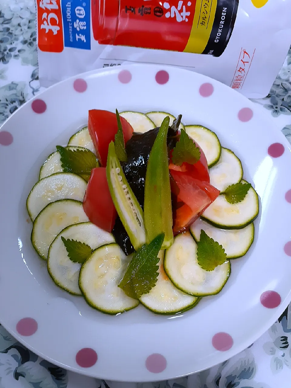 Snapdishの料理写真:🔷🥒ズッキーニde酢の物🍅隠し味は昆布茶🔷|@きなこさん