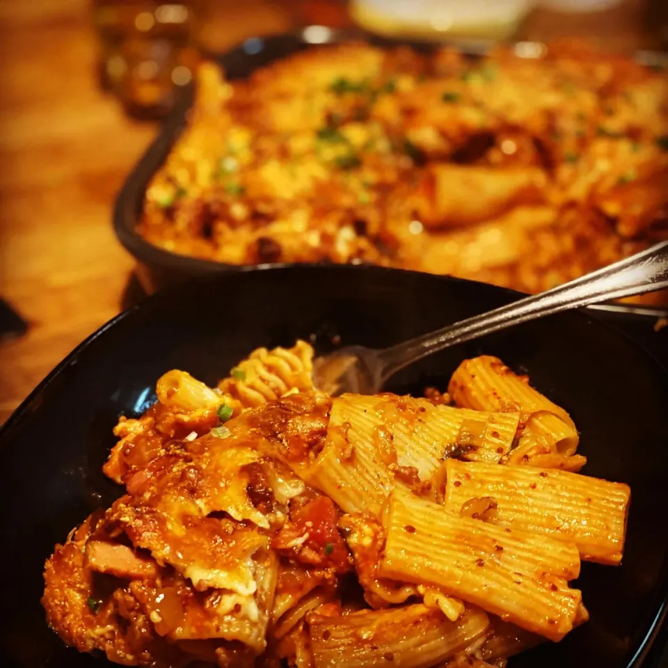 Mixed Pasta mixed with Freshly made Bolognese Sauce with Fresh grated Mozzarella Cheese  Ready for the Oven Pasta Forno  #italianfood #pasta #pastaintheoven #ho|Emanuel Hayashiさん