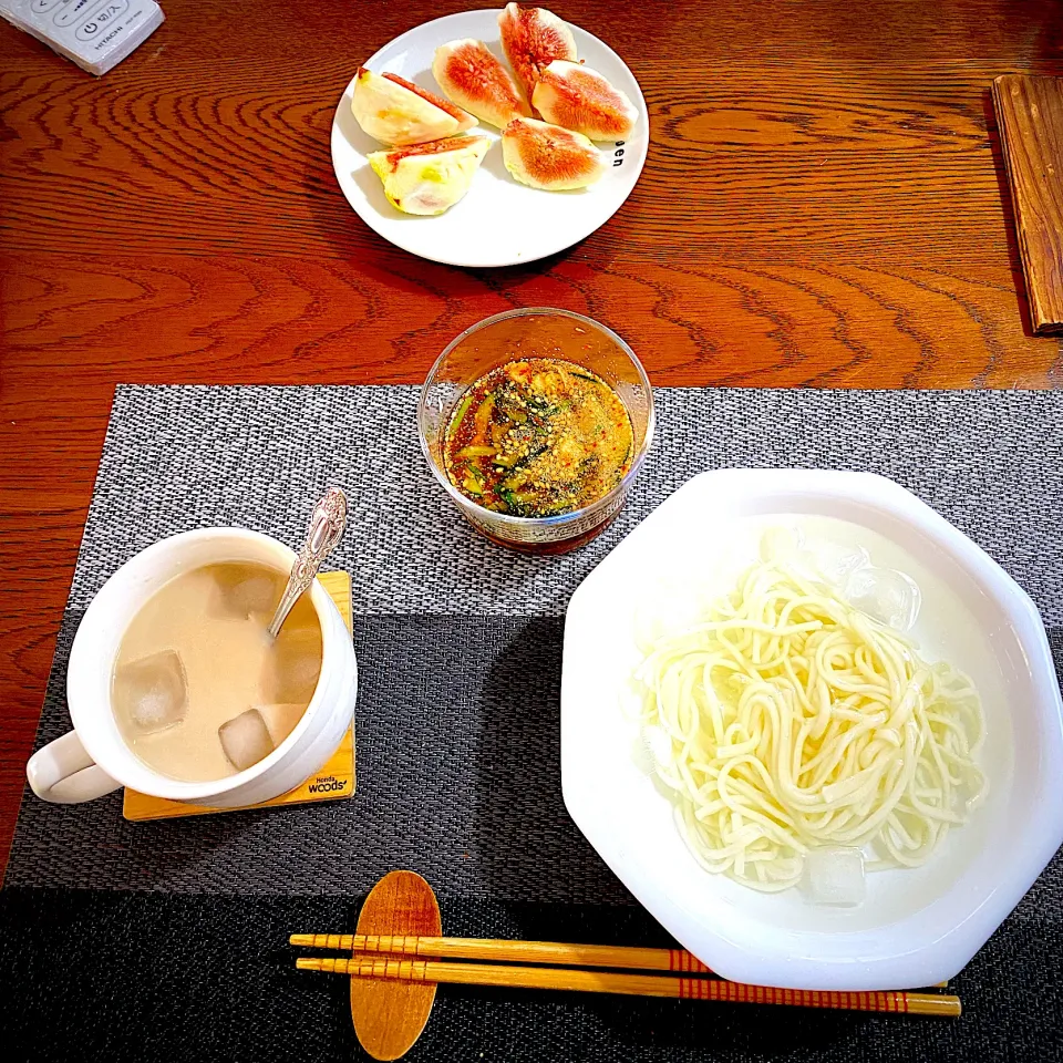 9月14日　朝ごはん　素麺、イチジク、カフェオレ|yakinasuさん