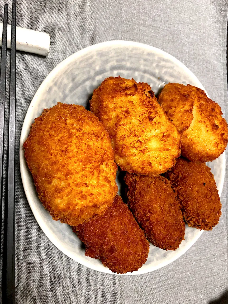 海老クリームコロッケとじゃがいもコロッケ😋|コバやんさん