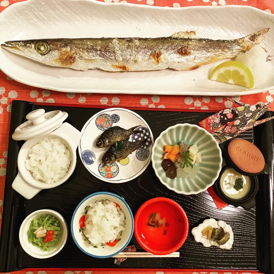 お箸は爪楊枝🎶カマスの塩焼きと小鮒のマイクロ御膳|ぶりてりあさん