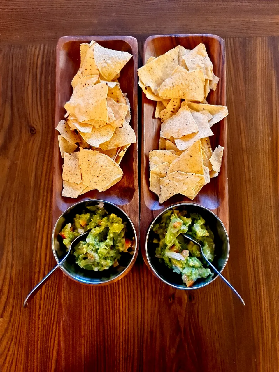 guacamole-chunky salsa-with original corn chips|JOYさん