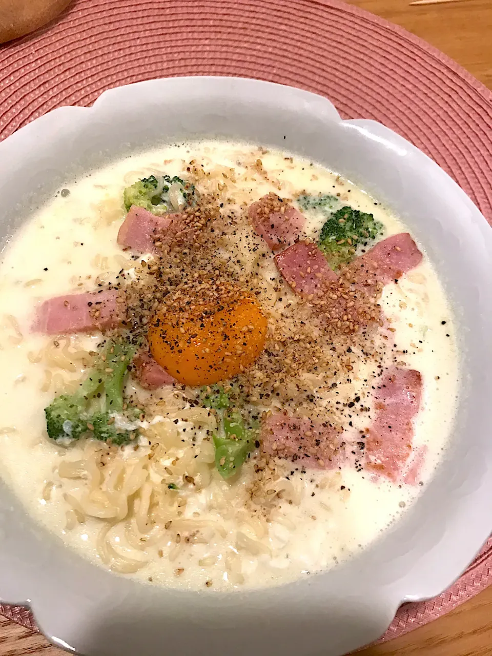 サッポロ一番塩ラーメンでカルボナーラ作ってみた❣️|keitanさん