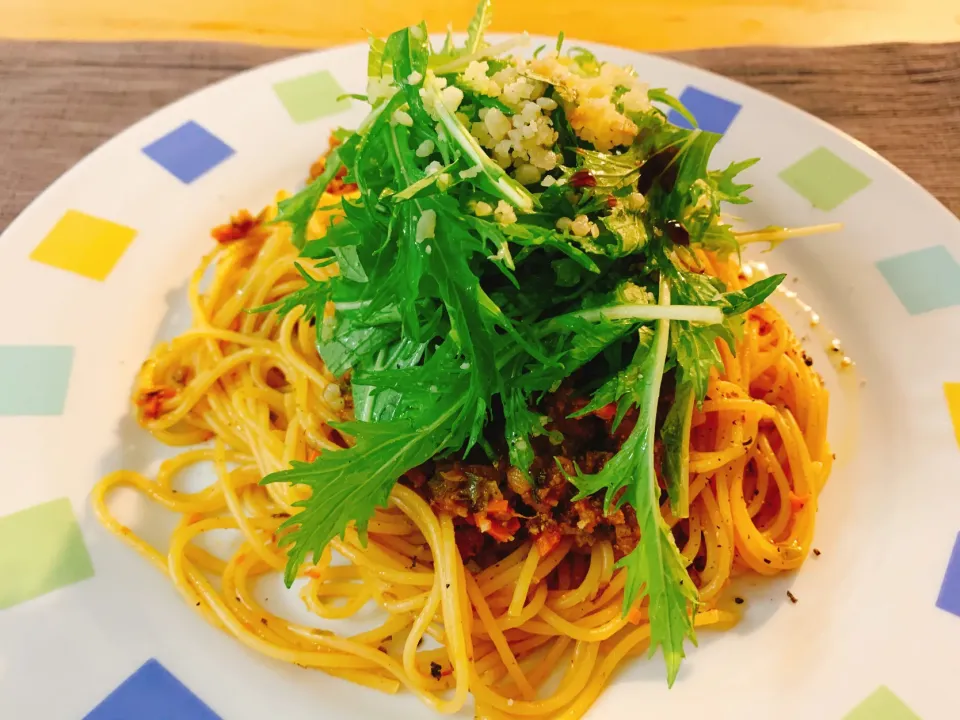 Snapdishの料理写真:Roasted-Vegetable Purée Ragu Spaghetti(野菜のピューレのミートソーススパゲティ、水菜添え)|Masa, The Cooking Husbandさん