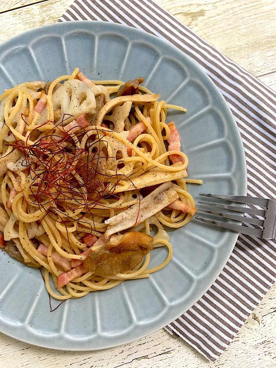 天然きのこと蓮根とベーコンのパスタ|satoeさん