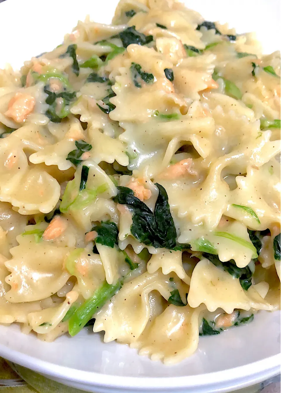 Creamy salmon & spinach pasta|H3L1DAさん