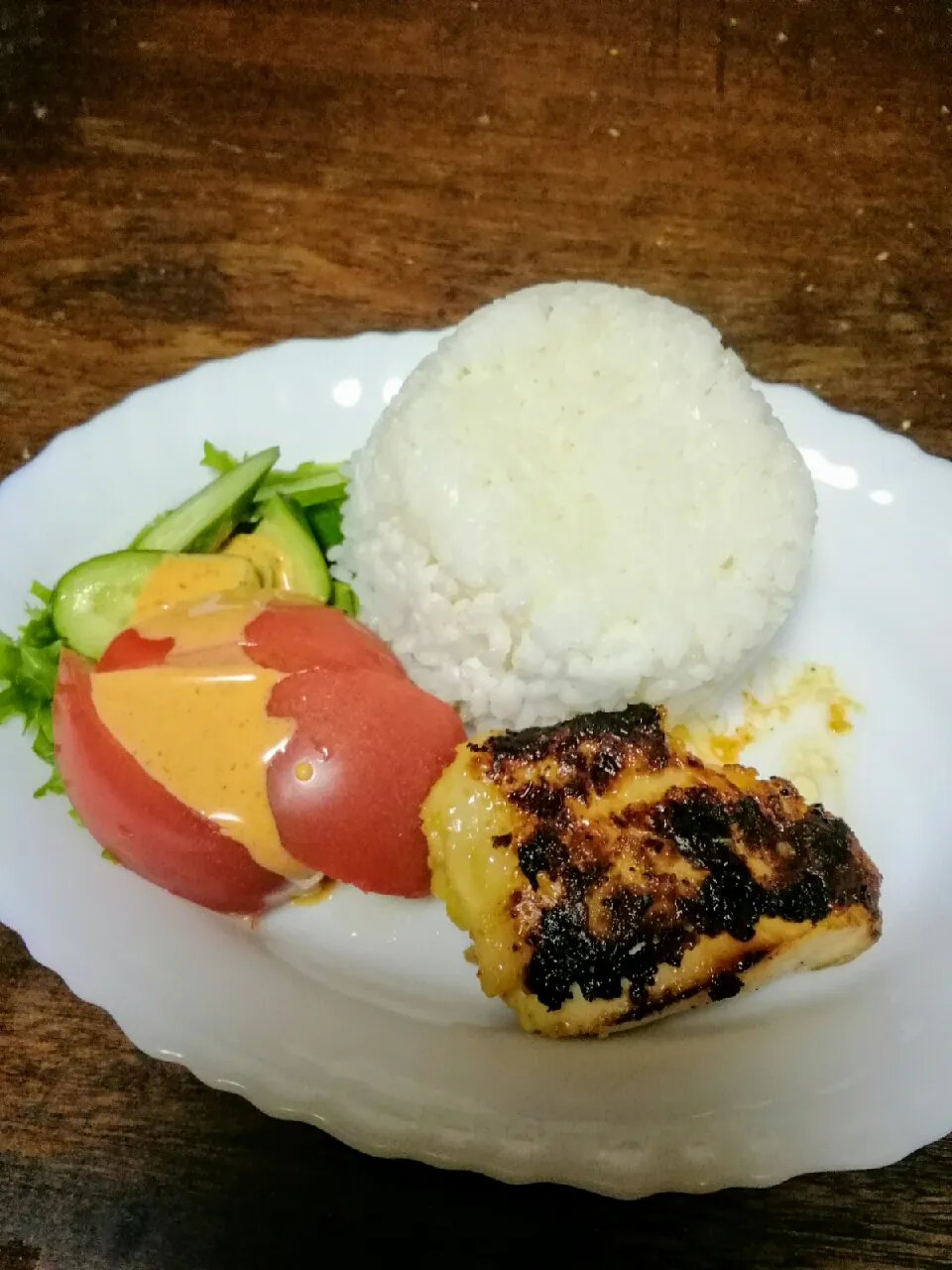 塩麹とバリ辛ブレンドとカレー粉、にんにくのすりおろしに漬けておいた鶏むね肉、半分を焼いたけど小さかったね😅

ご飯が多かったね💦|にんにくと唐辛子が特に好き❤️(元シャリマー)さん