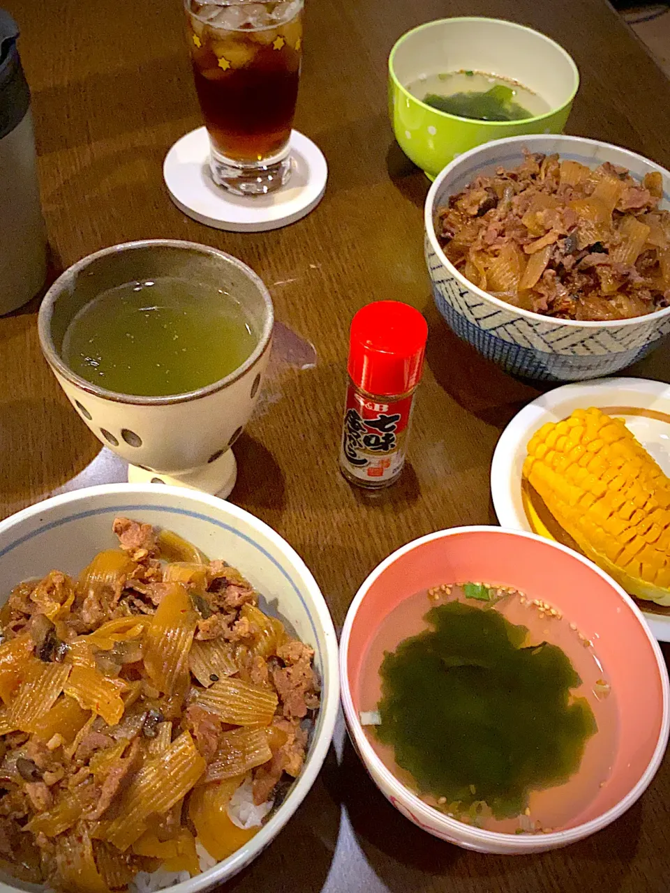 牛丼　わかめスープ　蒸しトウモロコシ🌽　麦茶🍹　煎茶🍵|ch＊K*∀o(^^*)♪さん