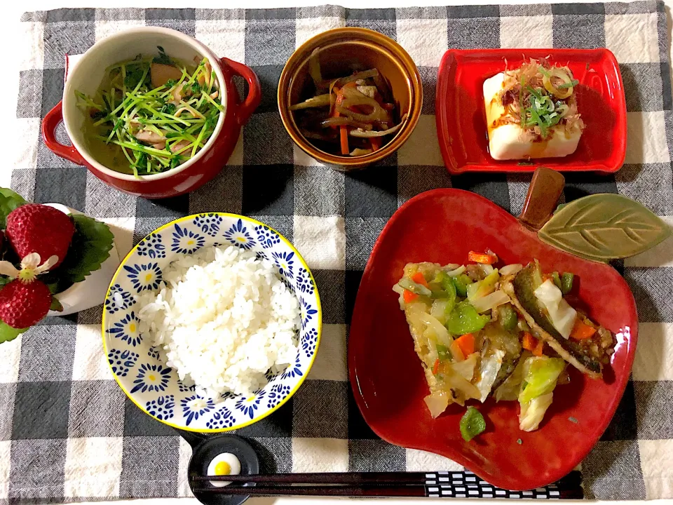 野菜とサンマの蒲焼き炒め、きんぴらごぼう、ゆず豆腐、豆苗とハムのごま炒め|syamさん