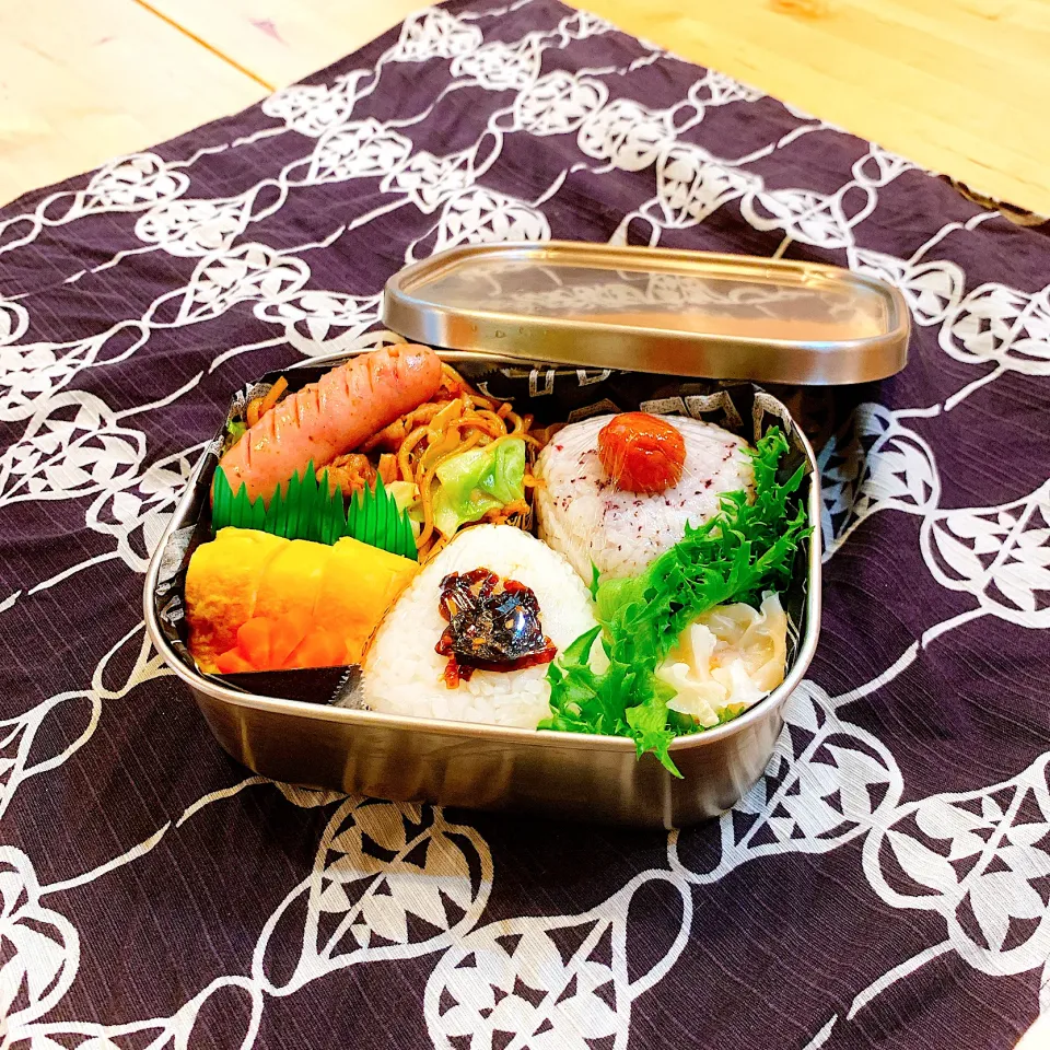 Snapdishの料理写真:おにぎり弁当✴︎|あやみんさん