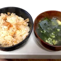 タケノコご飯とわかめスープ|くみっちょさん