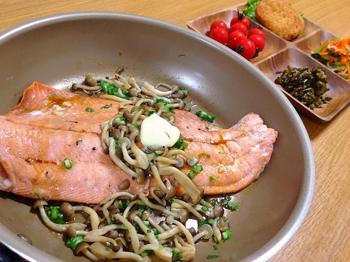 ✽鮭としめじのバター醤油焼き夕飯✽|＊抹茶＊さん