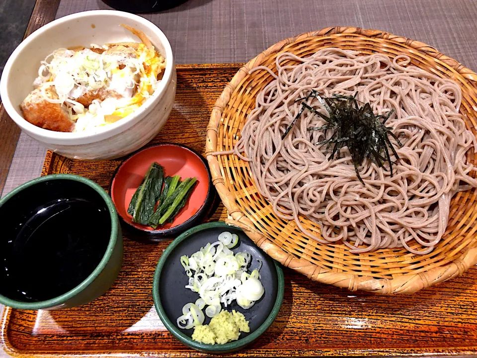 カツ丼定食|T. Wonderさん