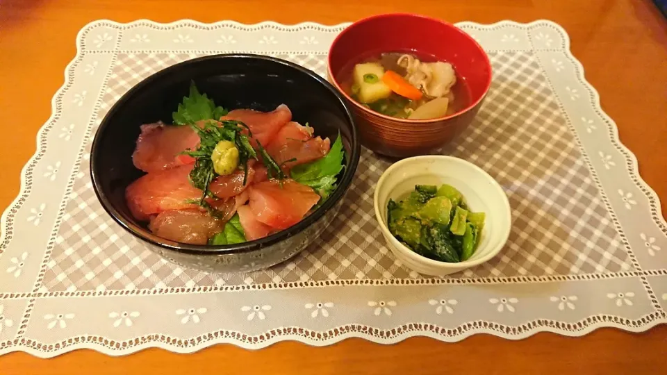 ☆マグロ丼
☆豚汁
☆チンゲン菜ごま和え|chikakoさん