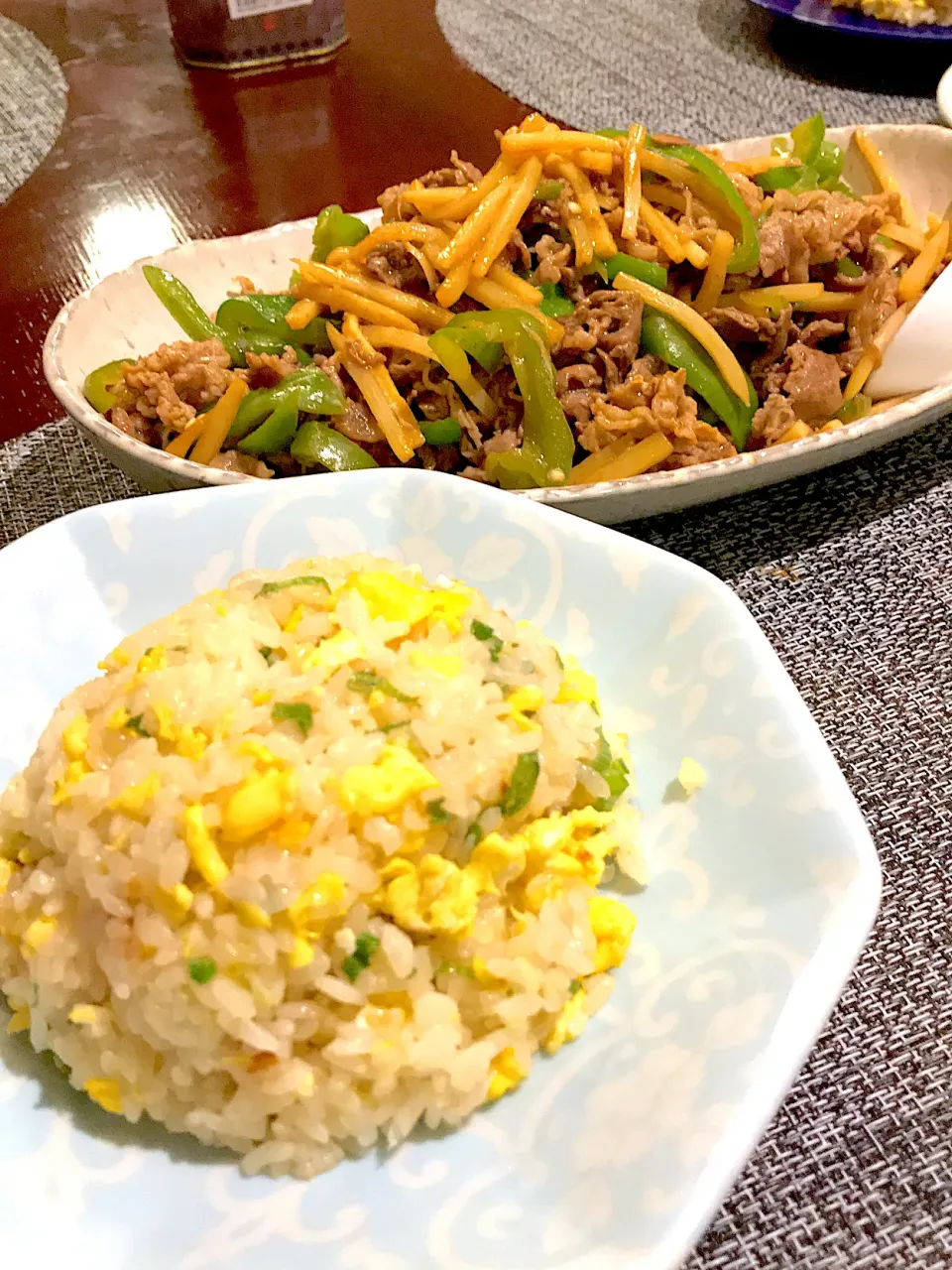 青椒肉絲とネギ玉炒飯|とみぃさん