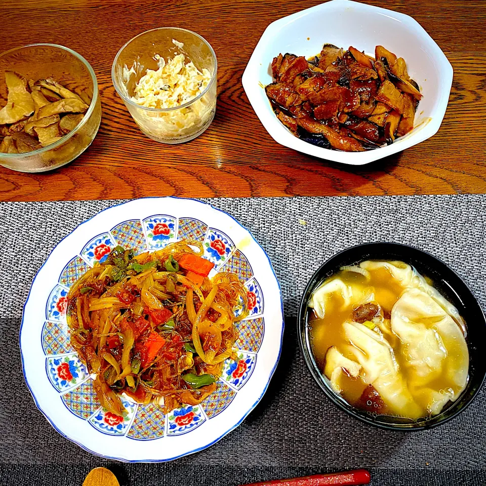 チャプチェ、茄子と豚バラ肉のピリ辛味噌炒め、水餃子、いぶりがっこ、わさび漬け|yakinasuさん