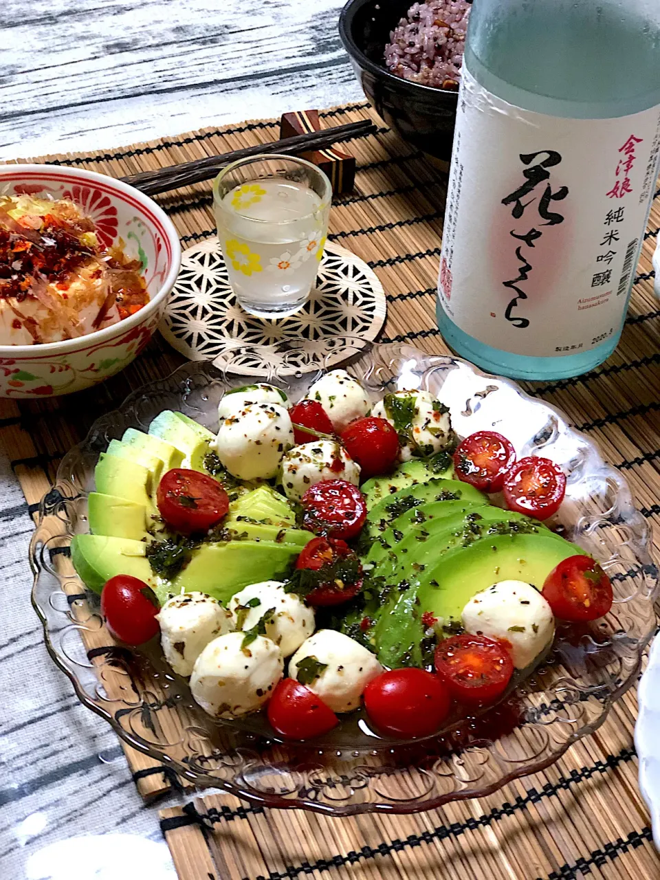 トマト🍅とモッツァレラチーズとアボカド🥑のカプレーゼ|シフォンさん