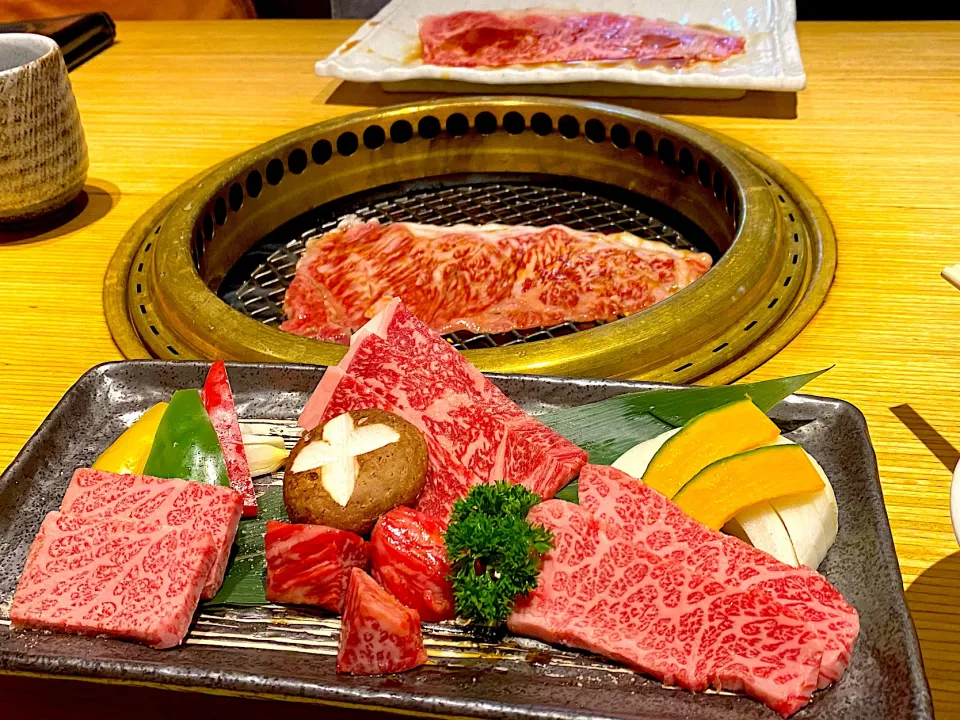 Snapdishの料理写真:Assorted A4 wagyu yakiniku platters|skyblueさん