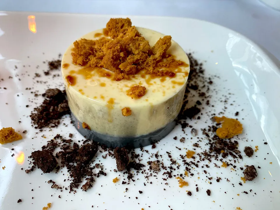 Black sesame and white chocolate mousse, honeycomb|skyblueさん