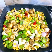 SAUTÉED VEGETABLES WITH HERBS AND GARLIC|Lakhsさん