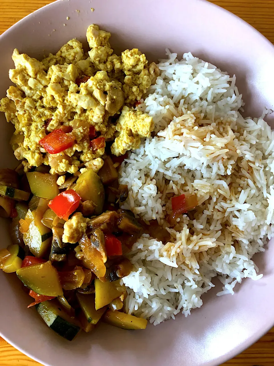 Scrambled tofu with veggies and rice|MissYumYumさん