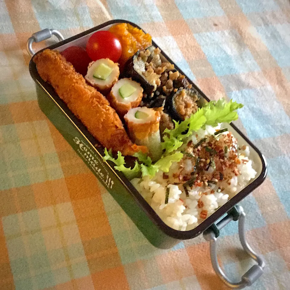 Snapdishの料理写真:長女の中学べんと　エビフライ🍤、麻婆茄子|yukoさん