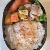 今日の息子弁当。
豚肉ロース弁当。

朝練へと急いでいきました。
足りるかな、、|saosaoさん