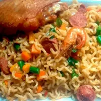 Snapdishの料理写真:indomie,shrimps with turkey|it's.khennyさん