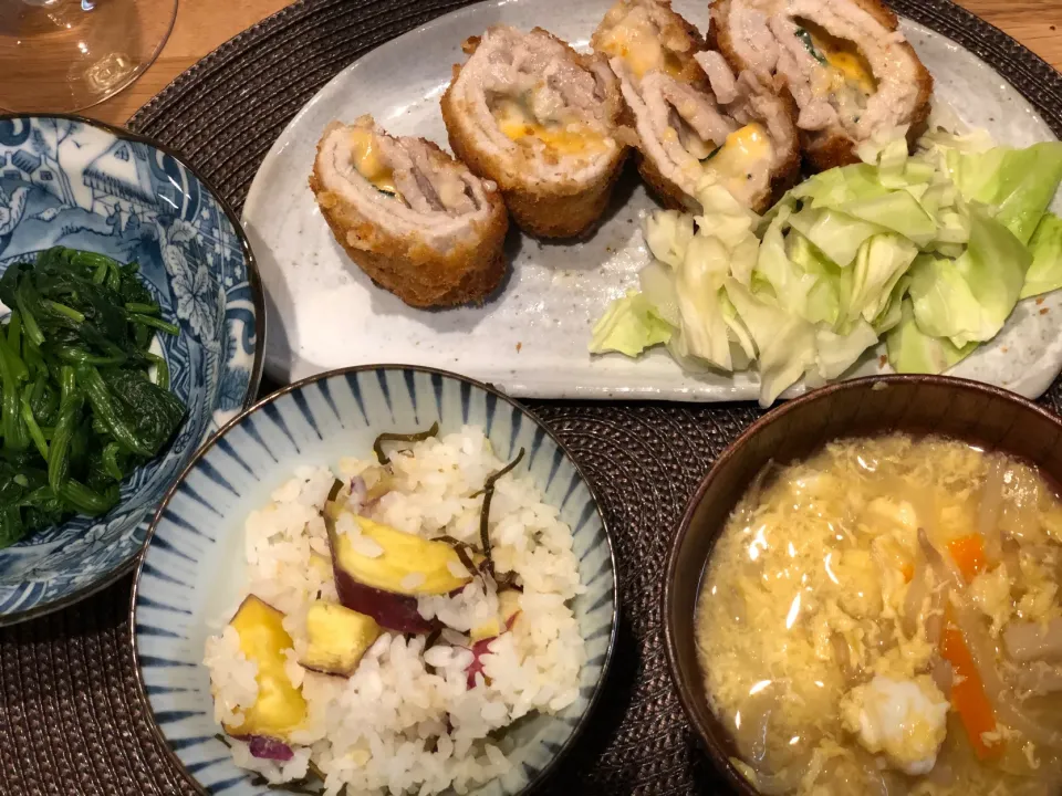 揚げ焼きミルフィーユカツ、さつまいもご飯、野菜のスープ、ほうれん草のお浸し|じょんさん