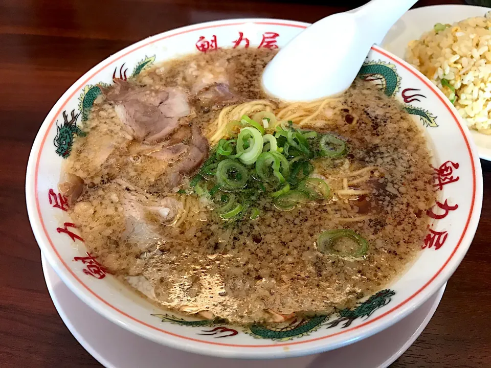 ラーメン　ミニ焼飯セット|マハロ菊池さん