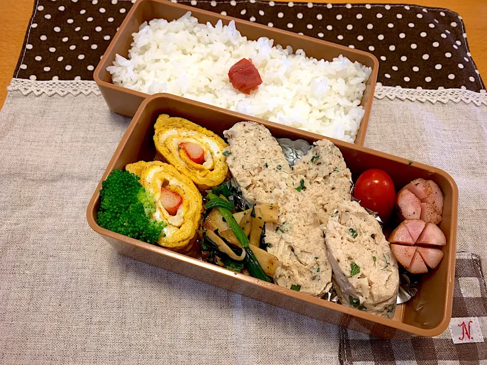 Snapdishの料理写真:手作りウインナー😆ウインナー🌸卵焼きエリンギほうれん草バター醤油ソテー  😊🥦🍅🍚🥚|あやこさん