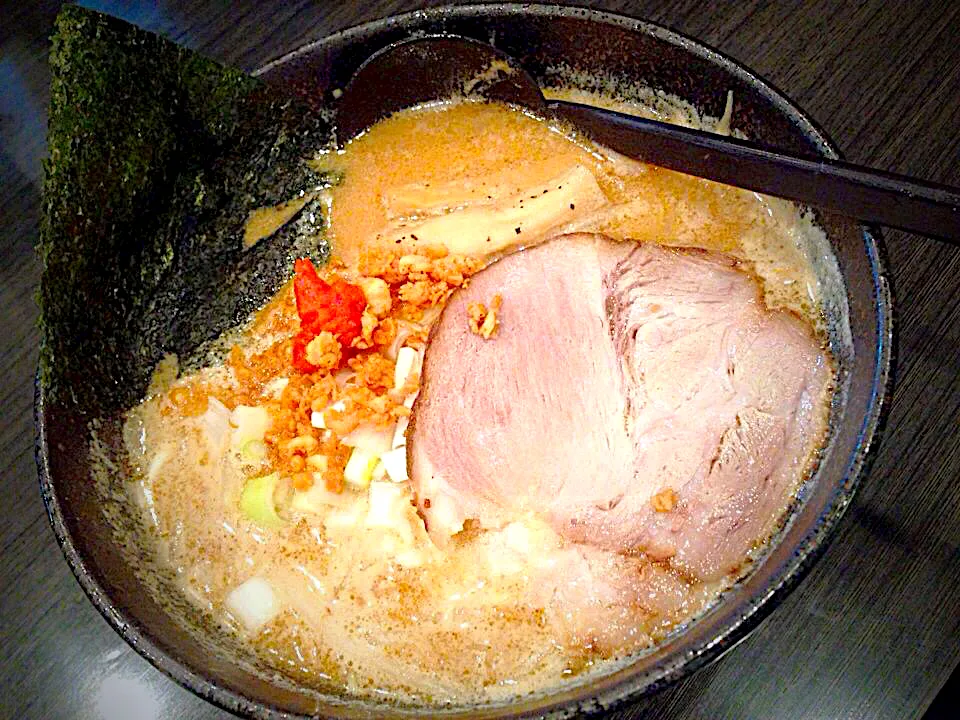 Snapdishの料理写真:白味噌ラーメン🍜|ゆうじ.さん