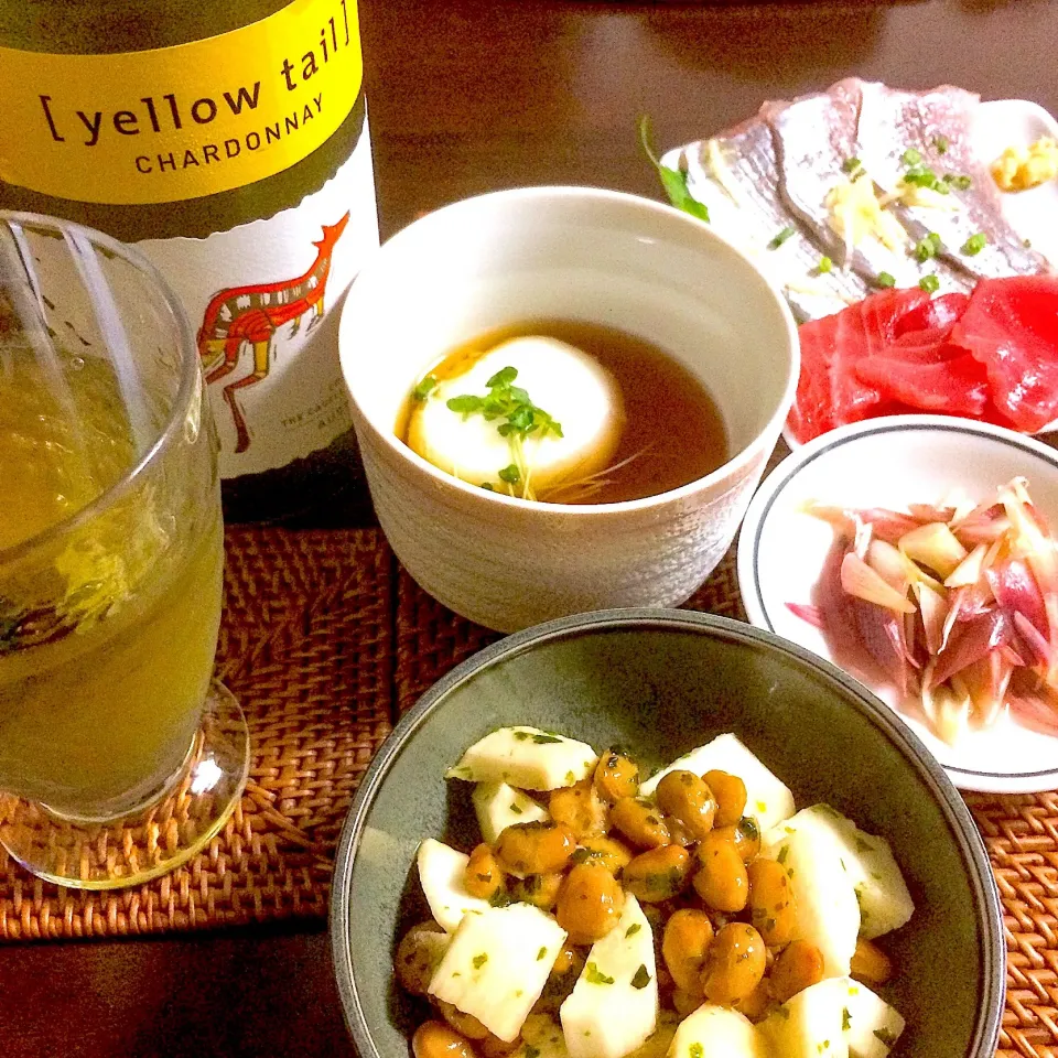 Snapdishの料理写真:温泉たまご お刺身 みょうがの甘酢漬け 納豆&山芋和え chardonnay|kuniさん