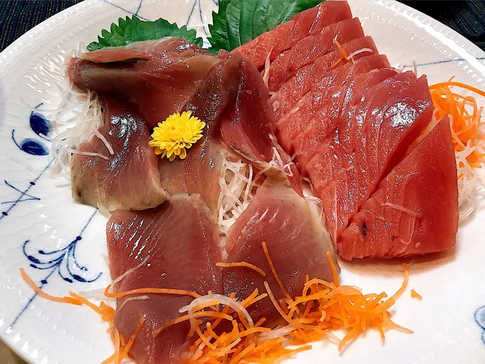 カツオとマグロ🐟のお刺身😋|アライさんさん