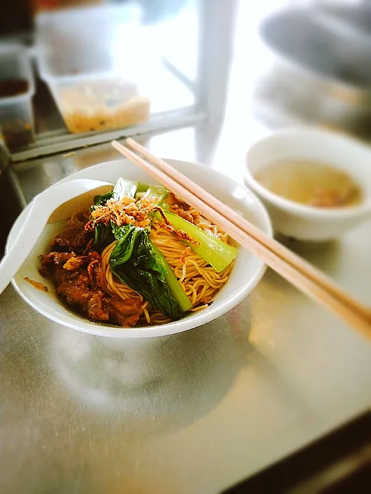 beef Noodles by Apo's Noodles.
#sarawakcuisine
#kolokmi
#sarawakianfood|Ahmad Sulaimanさん